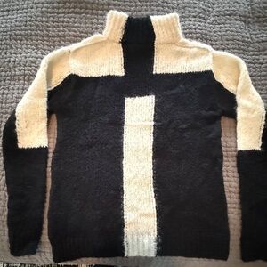 Hand woven sweater color blocking black and creme / loose turtleneck